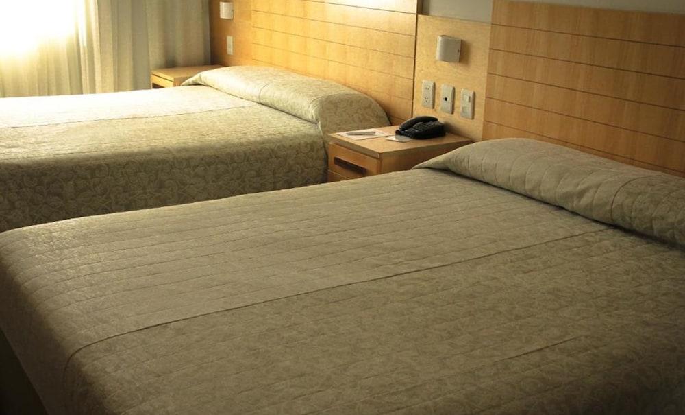 Hotel Atlantico Tower Rio de Janeiro Esterno foto Two beds in a hotel room