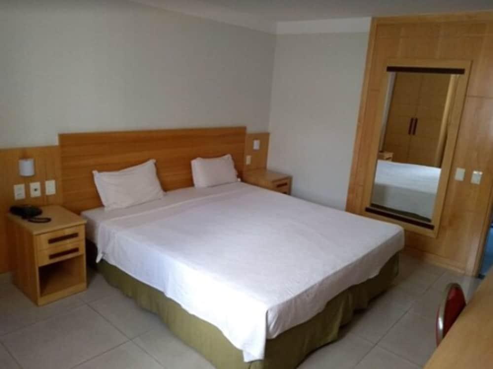 Hotel Atlantico Tower Rio de Janeiro Esterno foto A room at the hotel
