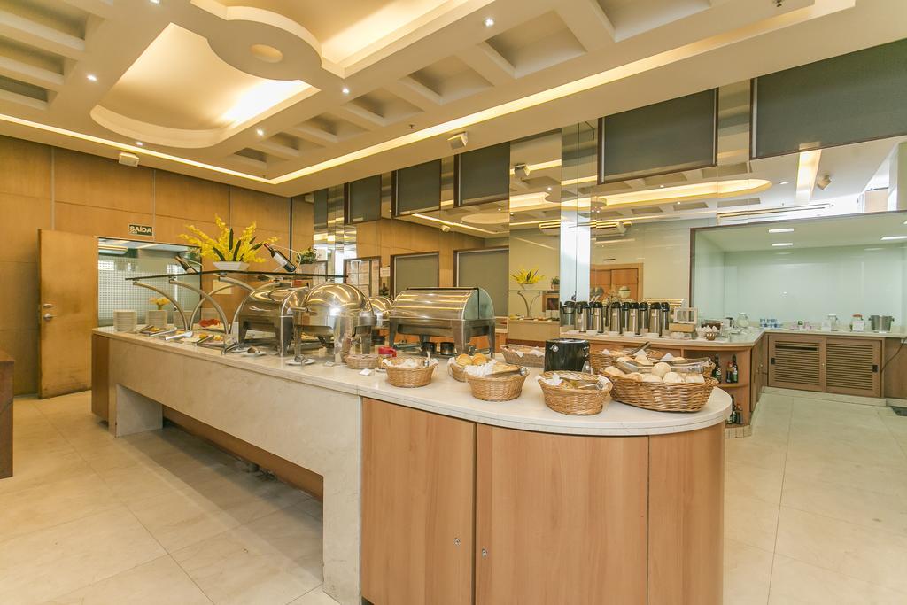 Hotel Atlantico Tower Rio de Janeiro Esterno foto Breakfast buffet at the hotel