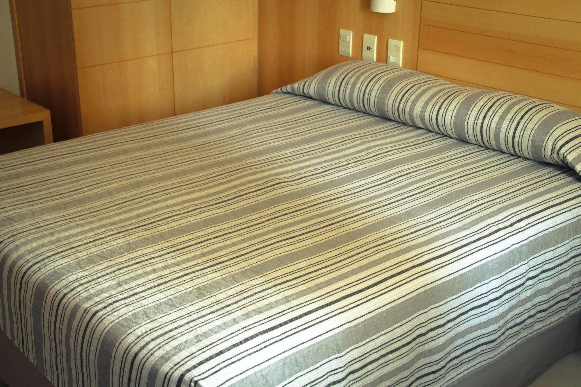 Hotel Atlantico Tower Rio de Janeiro Esterno foto A double bed